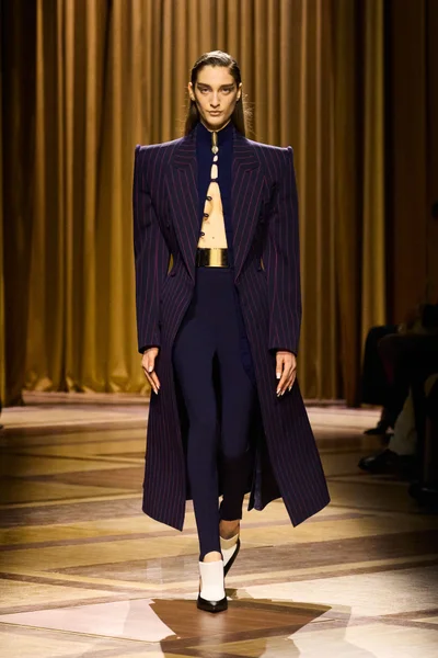 Look 1